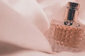 拿破仑迷恋皇后的体味，赞助古龙香水，让皇后更有女人味图片
