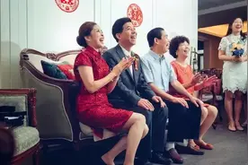 婚礼上父母应该怎么穿才最得体呢图片