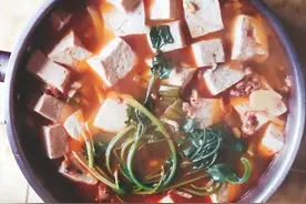 冬至别吃饺子了，来上一锅鲜辣爽口的汤，舒服极了图片