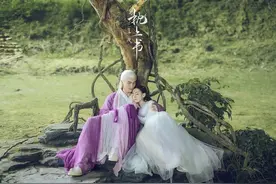 《枕上书》：爱他就不要死缠烂打，给爱留一段距离，让距离产生美图片