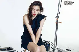 李荷妮 Cosmopolitan Korea 2018年6月封面图片
