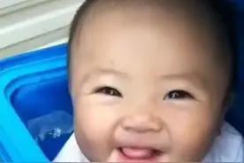 张志坤：外卖箱里小女孩儿在成长，欣慰乎？心酸耶？路在何方？图片