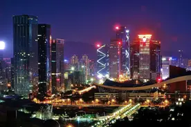 “万人摇号”只是个案！2020年楼市上半场上演“魔幻”剧情 但“房住不炒”仍是底线图片