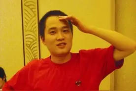 4次高考，1复旦1北大2清华，“高考狂人”张非，如今怎么样？图片