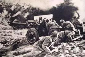 美军重兵守桥，志愿军假扮韩军成功突破：过桥前，还敢和美军握手图片