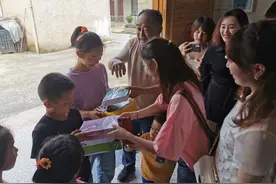 关爱留守儿童，岳阳这所艺校在行动图片