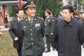 徐向前长子：25岁保送清华，48岁少将，59岁升中将，妻子同样优秀图片