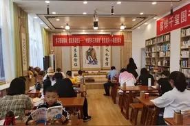 注意，易烊千玺图书馆开放时间调整了图片