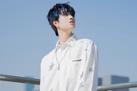 18岁敖子逸一身正气！被“馋身子”咋办？回复：我相信我们国家图片