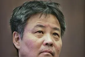 《活着》：人是为活着本身而活着，若人生本无希望，那就向死而生图片