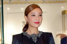 10岁和林青霞演戏，18岁签约英皇，郑希怡的那些往事图片