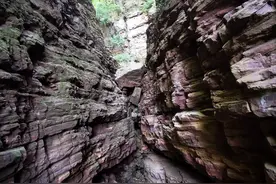 走遍叶县山川之，叶县最美一线天峡谷地貌-白石沟半拉井，震撼图片