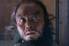 李逵最终悲惨下场：被掐着脖子像抓猪一样活捉，还被挑断手筋脚筋图片