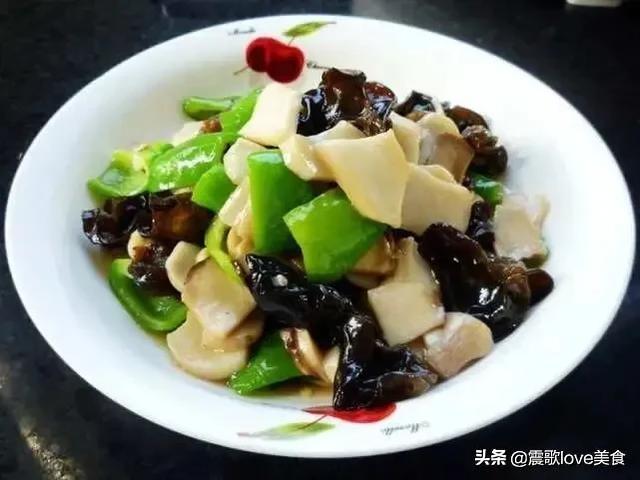 三月，宁可少吃肉也要多吃它，百吃不腻，软化血管，下酒又下饭