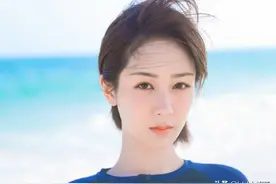 杨紫：一身游泳装也太性感了！太喜欢了图片