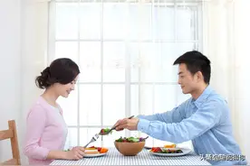 江苏男子离婚放心不下前妻，为了给小孩完整的家庭，重新追求对方图片