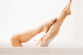 双腿反映一身病，不能小看！4个腿脚不适出现，去看看医生图片