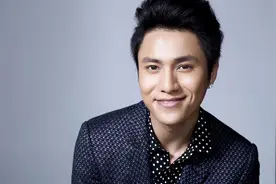 演员陈坤：父母离异后，各自再婚成家，说起两个爸爸我都爱图片