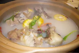 骨头汤熬不白，汤中放它，熬出来的汤又浓又白，小孩能喝2大碗图片