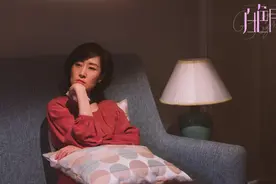《白色月光》杨雁主动接近，诉说自己悲惨经历，得到张鑫同情的爱图片