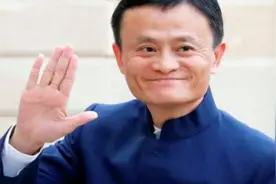 马云、马化腾、李嘉诚、陈光标的名片，看看差别到底有多大图片
