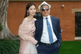 “沪上公主”虞书欣：当众甩王思聪脸子，不红就回家继承400亿图片