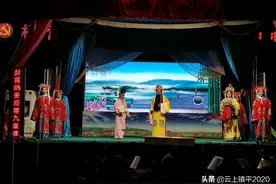镇平杨营镇沙家村：送戏下乡 文化惠民图片