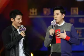 有一个学霸儿子是什么体验？蔡国庆骄傲满满，儿子又被免试了图片