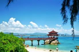 陪你去热带的岛屿游泳，三亚旅游，一份吃喝玩乐实用攻略已备好图片