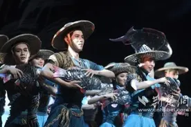 红色经典舞起来！大型民族舞剧《洪湖水 浪打浪》首演图片