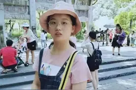 今年高考又现“考古女孩”，667分考上北大，父母的担忧引共鸣图片
