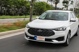 福特憋了个大招，朗逸看了都怕！抢先测试新一代福睿斯图片