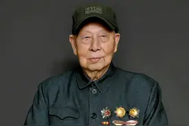开国将领如今还健在的只有四位了，最小的那位，今年也101岁了图片