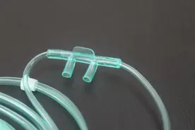 老人在家吸氧，这些知识要学会图片