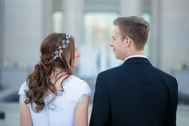 为女人花钱这件事，不同的男人有不同的表现，只有这种才是真爱图片