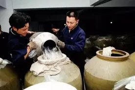混合香型白酒盛行，是3大香型融合技术的落地，酿酒师收藏图片
