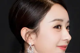 赵丽颖和李小璐同戴贝雷帽，网友：这大概就是明星和网红的差别图片