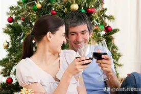 新婚半年，丈夫发现妻子手机里的秘密，50岁的男人称妻子宝贝图片