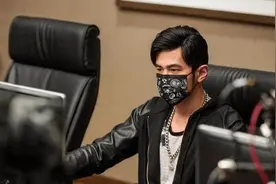 那些热爱打游戏的明星段位如何，看到这里好心疼沈腾图片