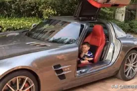 开800万豪车接孩子放学，被家长群吐槽炫富：仇富的本质是无能图片