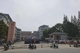记者直击：2021年扬州市区小升初招生拉开帷幕图片