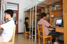 大学宿舍差距大也就算了，床位选择也有讲究，听听过来人怎么说图片
