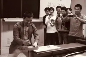 “砖家”魏骁勇：川大知名“过气网红”图片