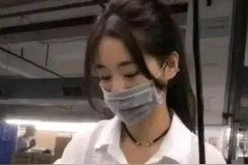 一嘴毁所有？长相酷似刘亦菲抖音“最美打工妹”现身说法了图片