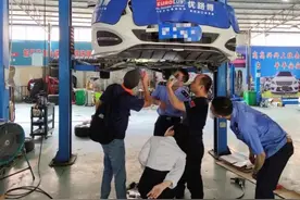 奔驰刚修好10多天又爆缸！究竟咋回事？图片