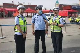 “我走错考场·我身份证丢了·我要迟到了……”，直击枣庄交警护考第一天！图片