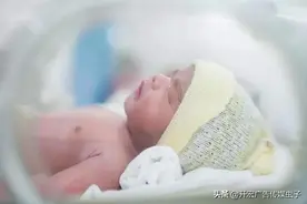生完娃，强行母乳喂养让我筋疲力尽图片