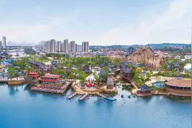 手握700多亿现金，一年还可以收租400多亿，还白赚了孙宏斌1亿多图片