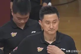 2-1！广东夺10冠王创纪录，CBA24年神迹诞生，疯狂庆祝夺冠图片