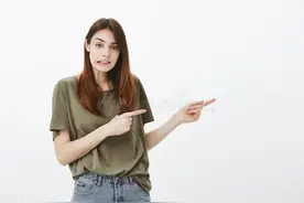 I'm nobody 千万别译成“我不是人”！理解错了超尴尬图片